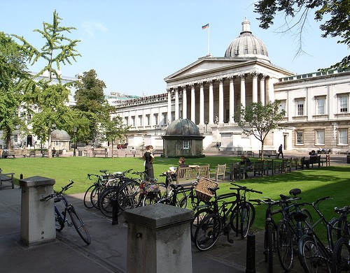 Năm 2008, tổ chức Research Assessment Exercise (RAE) UCL đã xếp trường UCL là trường đại học có nhiều công trình nghiên cứu chất lượng tốt nhất ở London và xếp thứ 3 trong toàn vương quốc Anh. Tổ chức này khẳng định rằng trường UCL đã có những thành tựu nổi bật về các lĩnh vực khoa học, kỹ thuật, y học cũng như các ngành nghệ thuật, khoa học xã hội và nhân văn